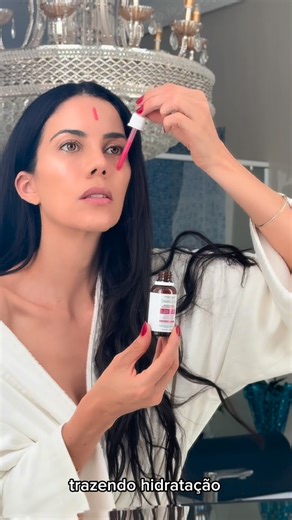 Daniela Albuquerque🌟🎭🎬🦁 on Instagram: "Cuidar de mim é uma escolha diária. Do corpo à pele, de dentro pra fora e de fora pra dentro A Gummy Creatina Biomarine me acompanha nos treinos, ajudando na força, na energia e no desempenho.💪🏻🥰 E o Sérum Facial Ultrareparador B12 cuida da minha pele, trazendo hidratação, conforto e viço. Rotina saudável, movimento e autocuidado. Eu escolho me cuidar 😀🤩 #Biomarine #Autocuidado #RotinaSaudável #CuidadoDeDentroPraFora #Skincare"