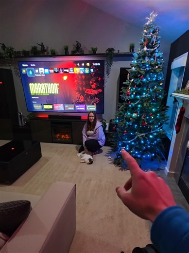 DOES YOUR CAT GAME WITH YOU?🎮😸 Our cat Grover is always sitting with us when we are gaming! We are also always trying to upgrade his gear too! Thank you @petgugu for inviting us to your CES booth to check out your pet products! Water Fountain (PF1): - 8-layer purification (99.9% sterilization) - Waterfall design pets love - Ultra-Quiet Operation - 2L Large Tank and 100% Safe - Petgugu APP Dog Grooming (M1 Pro) - 7-in-1 All-in-One Solution: - Combines vacuuming, trimming, brushing, dematting, d