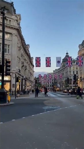 UK Street View | Real London Vibes 🇬🇧✨ #youtubeshorts #trending #shortvideo #love #trendingshorts
