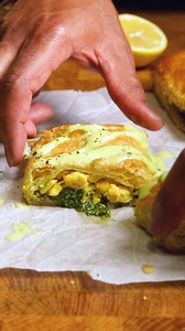 It’s not square to eat a square breakfast. Here’s how you can make savory breakfast strudels with Just Egg, according to Make It Dairy Free. Hot tip: Freeze the strudels uncooked and bake them when you need coziness on-the-go. INGREDIENTS – ½ a bottle of Just Egg – 1 tbsp oil – 1/2 yellow onion, diced – 1 red bell pepper, diced – 2 tbsp nutritional yeast (more to taste) – 1/2 tsp black pepper – 1 tsp paprika – 1/2 tsp garlic powder – 1/2 tsp onion powder – 1/3 cup vegan pesto – Plant-based puff 