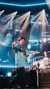 26 years later and he’s still got the moves! | The Offspring