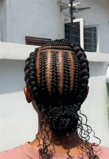 Stitch Braids: A Trendy Knotless Hairstyle