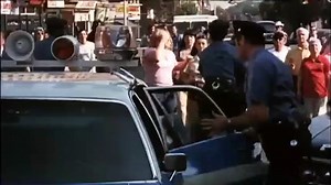 Hundstage Trailer (2) OV