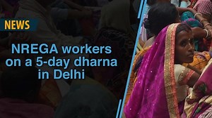 NREGA workers are protesting in Delhi for rise in minimum wage