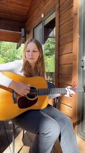 Toni Lindgren on Instagram: "First go at Tony Rice’s solo off “Blue Ridge Cabin Home,” complete with the soothing sounds of ambient background traffic. Really an underutilized recording technique if you ask me⁣ ⁣ ⁣ ⁣ ⁣ #tonyrice #bluegrassalbumband #flatpicking #d28 #acousticmusic"