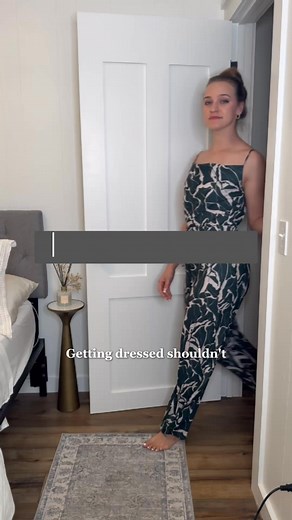 ✨POV: You live alone but still need to get dressed… and it’s not always as easy as it sounds 😂 Getting dressed solo shouldn’t feel like an Olympic sport 🙃 These are my FAVORITE life-changing dressing hacks that make it simple to get ready all on your own: 👗 Back Zipper Hack – No more shoulder gymnastics or asking for help! This zipper puller lets me zip up dresses & jumpsuits effortlessly. 💎 Bracelet Hack – Struggling with one-handed clasps? This bracelet helper holds it in place so I can sn