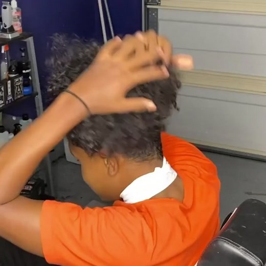 VIP Service 💲💈 #Barber #nevinthebarber #Hair #haircut #mensfashion #menstyle #quarantine #trend #cosmo #foryou #fyp #explore #facial #lineup #howto