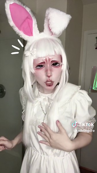 Beastars Cosplay: Juno and Haru Meeting