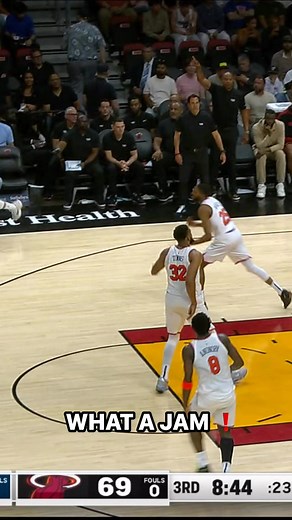 Kel'el Ware throws down the WINDMILL jam 🌀 NYK-MIA | NBA League Pass | https://link.nba.com/watchnow | NBA