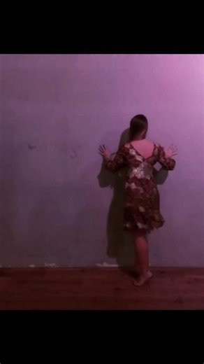 I am not the kind of teacher that gatekeeps the info, half asses her lessons, uses the “I don’t want my students to imitate me” argument for poor explanations and doesn’t know how to put a decent sentence together. Tango is meant to be shared and passed on. If you learn from me, I want you to do better than me: go further with the info I give you and become the best version of your tango self. Here’s a complete list of lessons from “Embellishments with Maja” where you can learn what I do in this