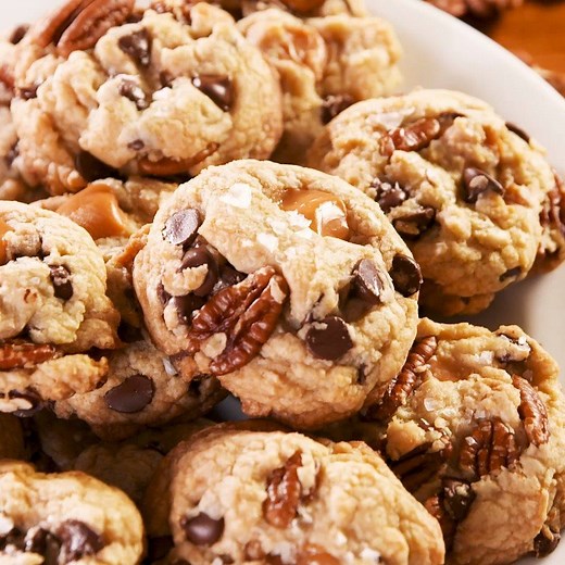 267K views · 4.4K reactions | Pecan Pie Chocolate Chip Cookies are...