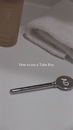 Lock in your glow with a Tube Key. A small step that makes a big difference. Our tube keys make it easy to roll aluminium tubes neatly, so product stays protected and none of your goodness goes to waste.