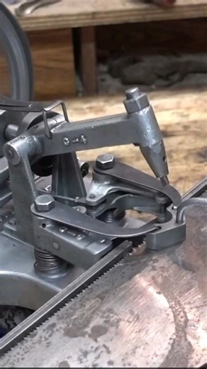 53K views · 453 reactions | How do you set your saw teeth? #antique #restoration #vintage | Hand Tool Rescue | Facebook