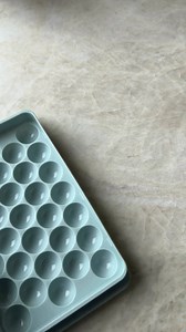 Homemade Ginger Ale Ice 🫚Perfect for migraine attack or high nausea days and just really refreshing, this easy make ahead recipe has strong ginger flavor with honey and cardamom that melts slowly into sparkling water. Recipe link in comments, or comment RECIPE to have it sent to your inbox to save for later. This is an easy way to keep a low sugar ginger ale on hand when you need it, but it also works amazing in other types of sparkling waters (with lemon or lime Spindrift Sparkling Water is so