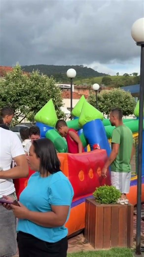 MENINA DA BOTA EM COLUNA MG #dance #musica #shorts