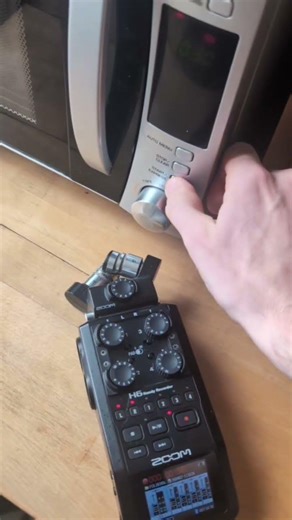 Making a song with my microwave 🤖