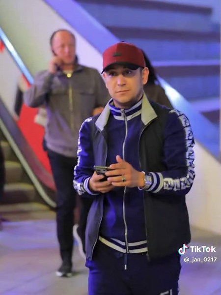 Comedia en Español: Risas y Momentos Divertidos