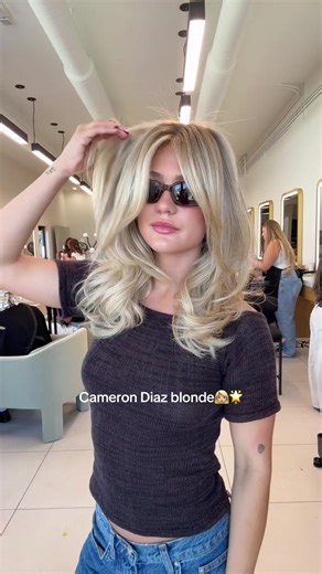 @Gracienielson get all out color formulas and more on habiteducation.com 🤗🤗 #ocsalon #blondehair #longlayers #habitsalon #hairby_chrissy @Tatum.hair @elliguzzo @Hair By Kate🌵☀️ @charlieellehairr @Venice✨ @hairbyjessr