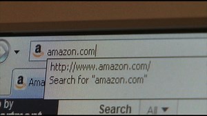 Amazon probes report workers deleted bad reviews