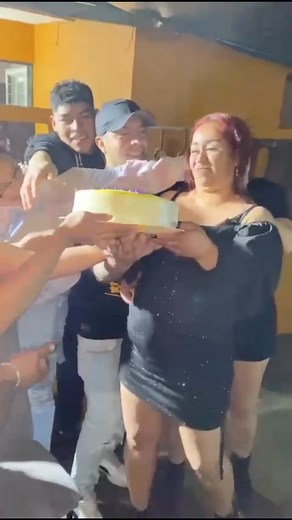 MORDIDA, MORDIDA!!!😂😂😂 #liosaselshow #show #ShowDeAdultos #tiffany #viral #karla #parati #fiesta #pastel | Las Liosas El Show