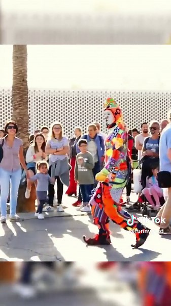 Incredible Mime Performance That Will Make You Laugh