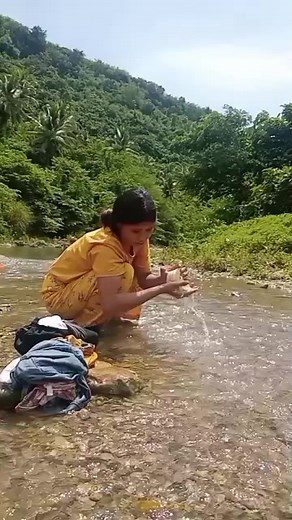 Taga probinsya lang nakaka-relate nito naranasan mo rin ba ito ang maglaba sa ilog ganda maglaba dito sawa sa tubig #ilogtime #labalang #probinsyalife #gandamaglabajan #followerseveryone #fbyシviral #fbreels #bahaykubo #followers #buhayprobinsya #reelsvidio #viralreelsfb #highlightseveryone | Buhay Probinsya