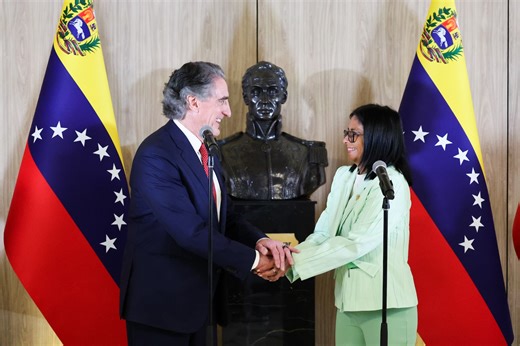 Venezuela and Shell Sign Strategic Agreements for Oil and Gas Development