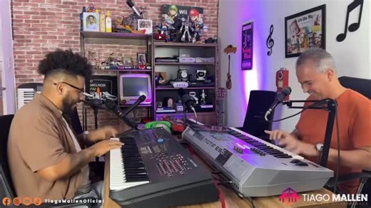 Tiago Mallen - Tecladista on Instagram: "Fala pessoal. Vou deixar aqui um trechinho da resenha que aconteceu no podcast do meu canal com o mestre @raphadantop que é o Diretor musical e tecladista do mestre @thallesroberto . Quem curte boa música comenta aí. 🎹🎶❤️🇧🇷👌🏻"