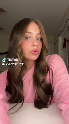 Cute Brunette with Blue Eyes: Dark Brown Curled Hair Tutorial