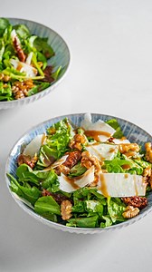 Our 99% accurate Cyma roka salata hack only uses stuff you can get from any regular supermarket, making it an easy salad recipe you can make in a jiff! Click here for the full instructions: https://pepper.ph/food-hack-cymas-roka-salata/ 🥗 | Pepper.ph