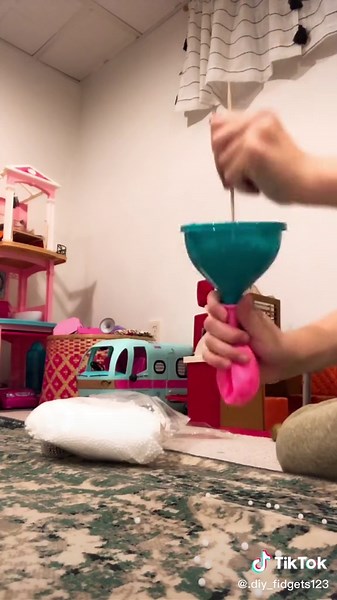 ✨How to make a DIY stress ball!✨ these rarely pop! #fyp #fyp #fyp #secondvid #fidget #foryoupage #fidgettoys #stressball