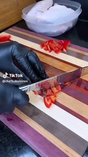 Prep a Smothered Turkey Wing Soul Food dinner with me!! 👩🏽‍🍳🔪🍽 Dinner Menu: Smothered Turkey Wings with Gravy on a bed of Yellow Rice, Baked Mac & Cheese, Cajun Potatoes with Bell Peppers/Onions, Collard Greens (Turkey), Candied Yams and a Honey/Butter Cornbread Muffin!! What are you grabbing first?? Let me know down below 😍😍⬇️⬇️ . . #foryou #fyp #celebritychef #privatechef #soulfoodcooking #smotheredturkeywings #chefkukuisines #foodtok #viraltiktok #foodblogger #turkeywings #celebrityche