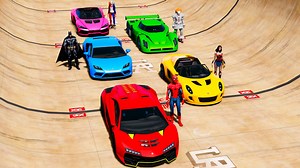 Batman, Harley Quinn, Spiderman y mas superheroes intentan pasar una super pista gigante GTA 5 | Edher Vela
