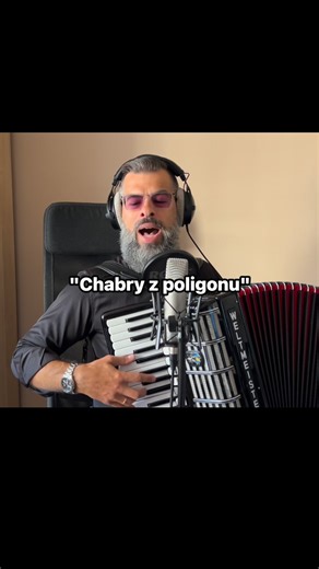 @Patronite.pl 🎬 "Chabry z poligonu" - bez nagłośnienia 😊 Zapraszam do wysłuchania fragmentu tej piosenki, a jeśli się podobało - proszę o dalsze udostępnianie⤴️👍 #chabryzpoligonu #występnażywo #michałsawicki #akordeonista #koncert #BossMusic #recital #piosenkiwojskowe #patronite #chabry #poligon | Michał Sawicki Akordeon