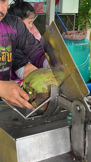 Perfect Coconut Cutting Machine - Fruit Cutting Machine - Thai Street Food #fruit #streetfood #thailand | Foodie Mama Office