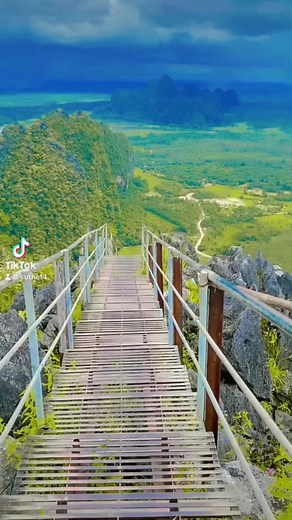 ဘားအံတောင်ဝိုင်းအလှ: အတွေးအခေါ်များနှင့် အလှအပ