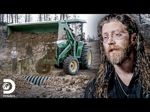 Reconstruyendo los caminos tras el gran incendio | Alaska: Hombres Primitivos | Discovery en Español