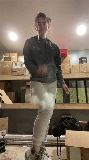 I think i clean up pretty well for a shop girl #rustvalleyrestorers #rustbros #shopgirl #cargirls #womenintrades #week #icandoboth #cleanupgood @rustworldtv #prepweek