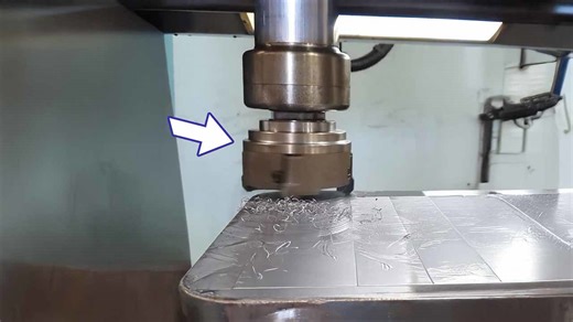 Precision milling with a vintage Sip jig borer