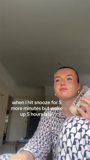 The Snooze Button Dilemma: How Oversleeping Affects Work