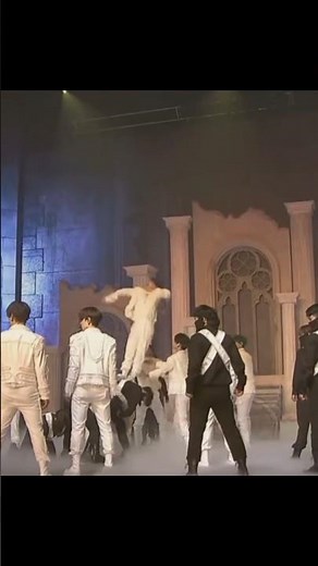 Jeonghan dangerous choreo😨. #seventeen #jeonghan #kpop #choreography #performance #dk #hybe #tiki