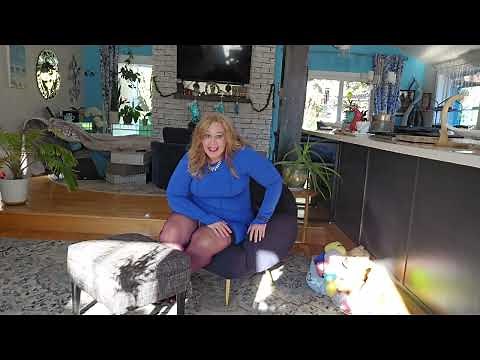 Vlogmas Christmas dress fashion show