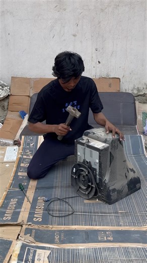 Computer Monitor Gold 🫣ah எவ்ளோ amount sales ஆகும் 😱🤯 #stefistalin #shorts