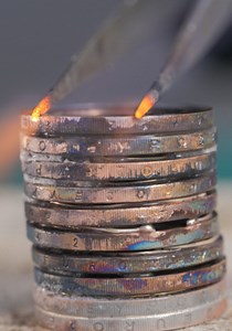 3.4M views · 8.3K reactions | Transforming coins into jewelries: Watch some beautiful creations from crafters! | 5-Minute Crafts Family | Facebook