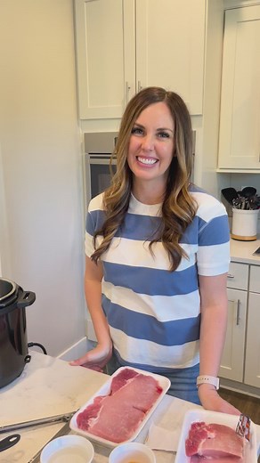 Make these easy fall-apart tender Spare Ribs in your Instant Pot or Slow Cooker - dump these 6 ingredients in and dinner is done! Instant Pot version: https://www.sixsistersstuff.com/recipe/instant-pot-country-style-pork-ribs-recipe/ Slow Cooker version: https://www.sixsistersstuff.com/recipe/simple-delicious-magazine-featuring-six-sisters-stuff/ | Six Sisters' Stuff