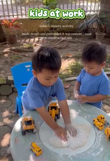 My boys love construction vehicles so I decided to let them play with flour and water and see what they make of it 😊 And, they made cement! Which turned into a birthday cake afterwards. Really love watching them experiment, create and connect their different learnings 💙 #toddlermom #toddlerrecommendations #lifewithtoddlers #motherhood #toddlersoftiktok