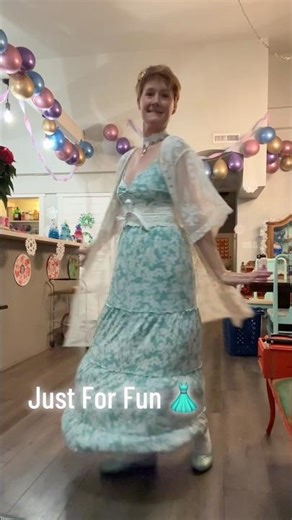 Just for fun 👗 🤩 #justforfun #fun #dresses #workit #model