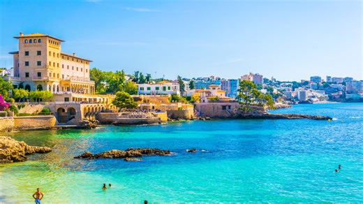 Major blow to Brit holidaymakers as bars run out of popular drink in Majorca