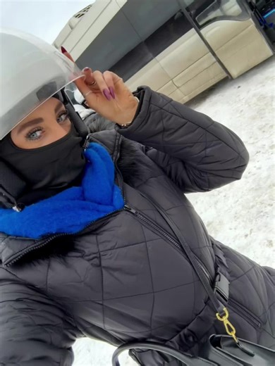 Ive been asked in my DMs what I worn in the snow whilst in krakow - here’s the links below - Snowsuits and fleeces which saved me from the cold in krakow! A must 🎿#snowsuit #fashion #clothes #musthave #comfy