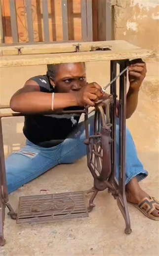 Ebenezer Adeyemi on Instagram: "A FUNNY CENTRE TABLE "A funny centre table" is a piece of furniture that breaks the monotony of traditional home decor through unconventional shapes, themes, or interactive elements that spark conversation and laughter. In this video clip, a particular lady re-established an outdated sowing machine and transformed it into a wonderful glass top centre table. In fact, this is Unbelievable. #centretable #comedyreels #comedia #comrdyreels #comedy #comedyvideo #comedys